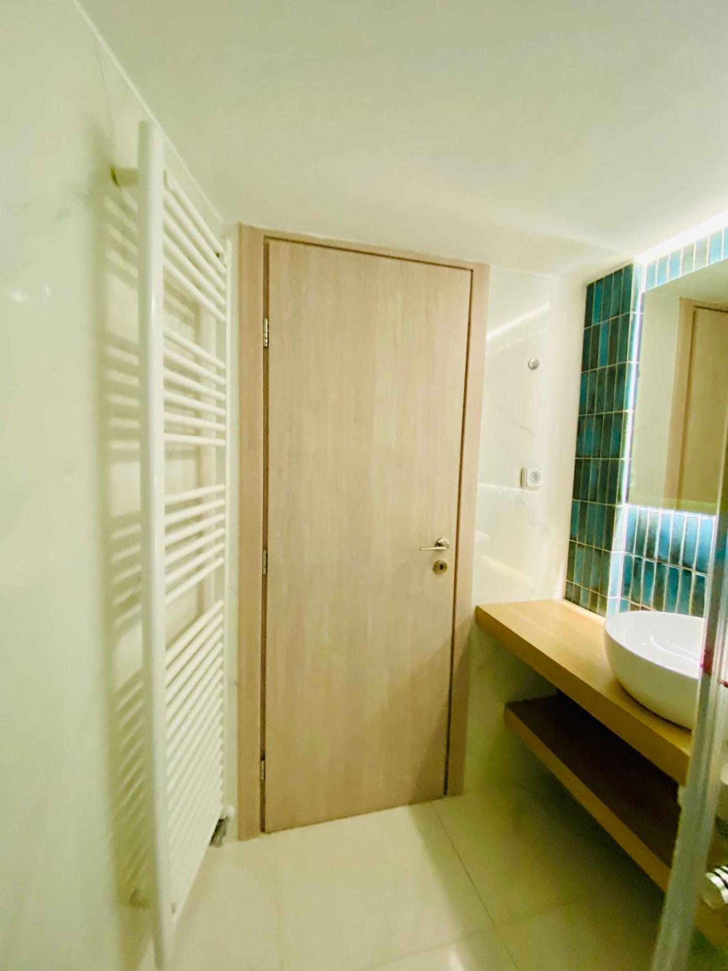 Antinoros Inn, Stylish Apartment,3' To Metro Athènes Extérieur photo
