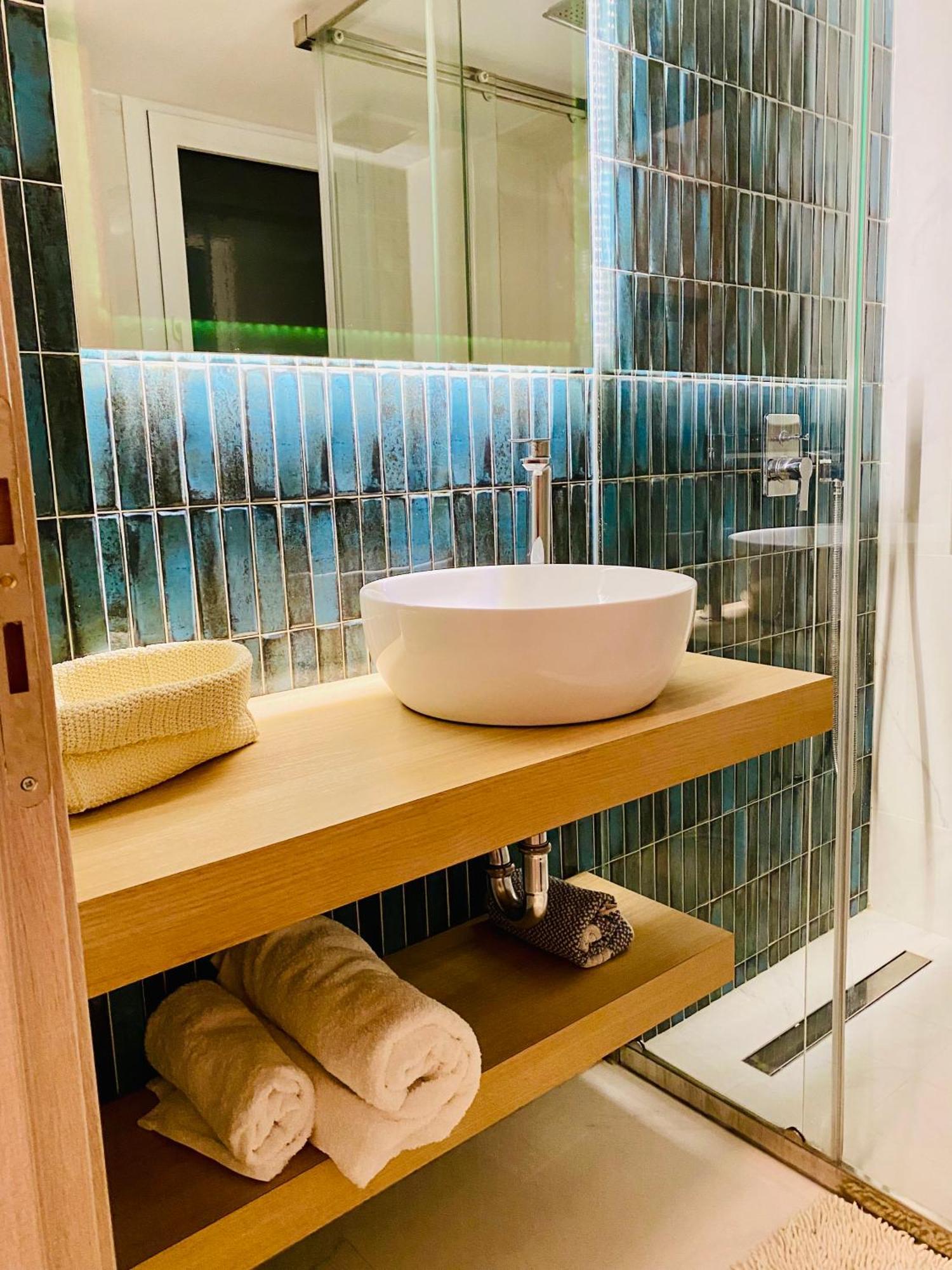 Antinoros Inn, Stylish Apartment,3' To Metro Athènes Extérieur photo